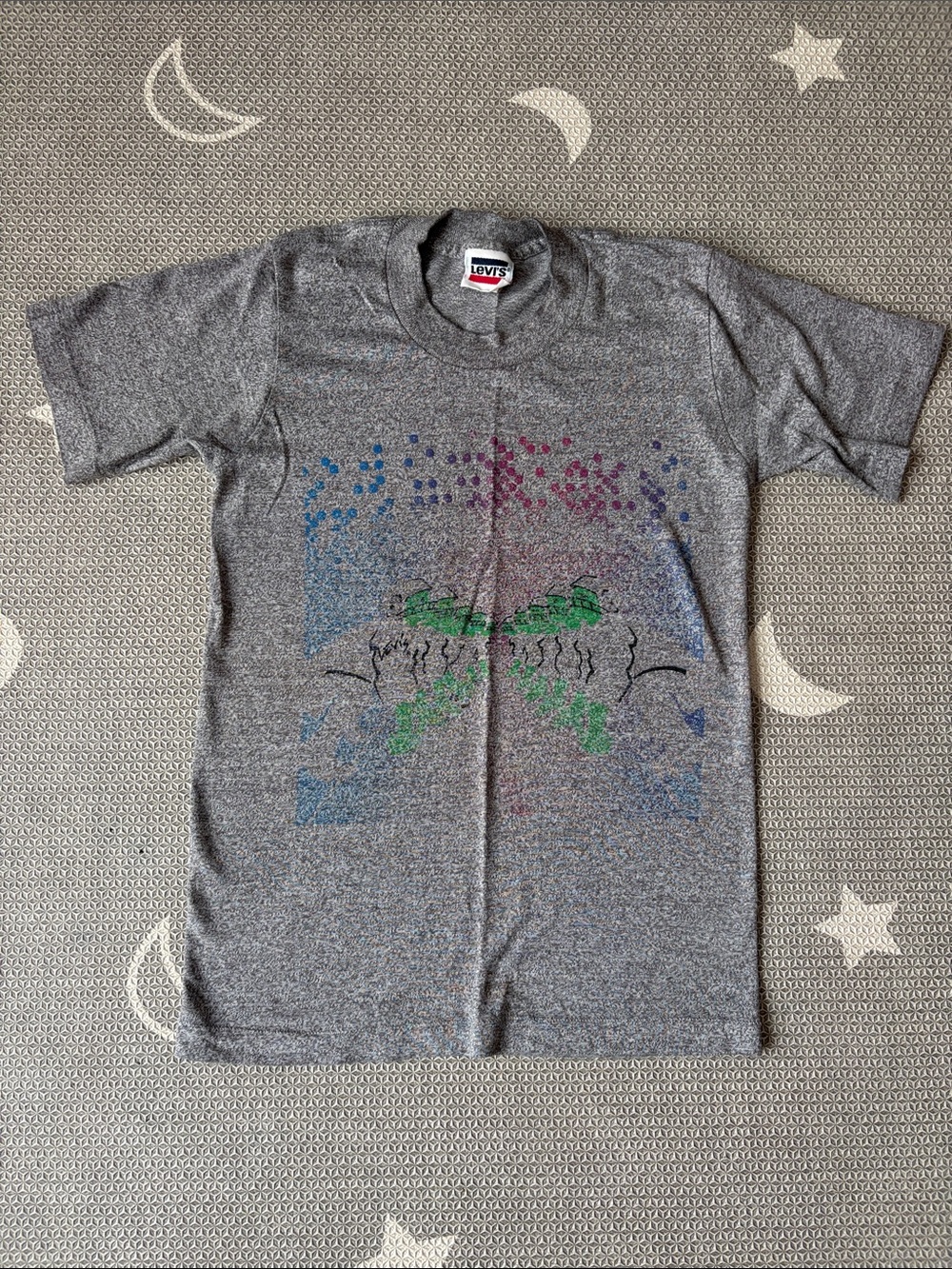 Levi's Heather Gray Short Sleeve Tee with Multicolor Graphic